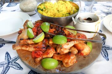 Un poulet sauté à la vanille et lait de coco